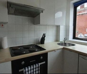 2 bedroom flat to rent - Photo 6