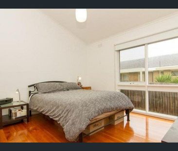 ** Alpine Lift in 3 Bdrm ~ 1 Bath Home - Walk to John Paul College - Photo 3