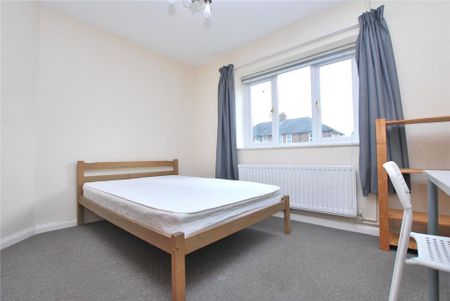 5 bedroom semi-detached house to rent - Photo 4