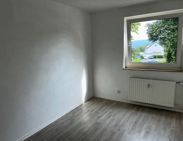 Große 3 Zimmer Wohnung -frisch saniert - Foto 1