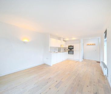 3 bedroom flat to rent - Photo 1