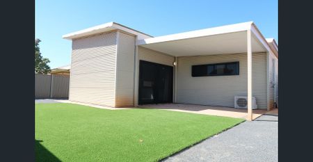 Brand New 4 Bedroom Home on Elements Estate - Photo 4