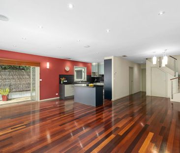 Modern townhouse in a prime location - Photo 2