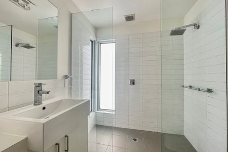 7/4 Urquhart Street, Northcote - Photo 2