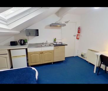 Room in a Shared House, Barrfield Road, M6 - Photo 4