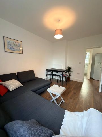 Room in a Shared Flat, Netherby House, SW8 - Photo 2