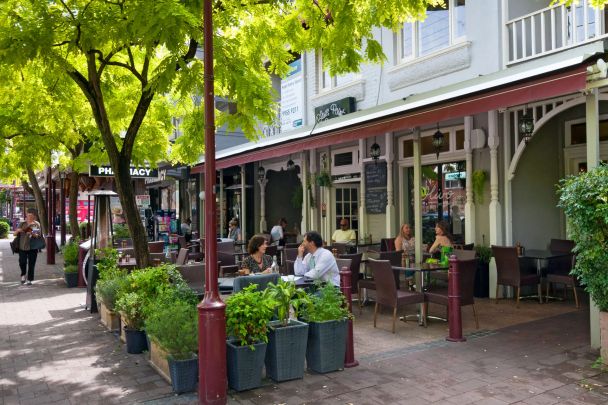 Sunny Apartment with Harbour Views - Photo 1