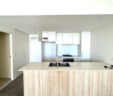 Stunning and luxury 2 bedroom apartment in the heart of Hurstville!! - Photo 5