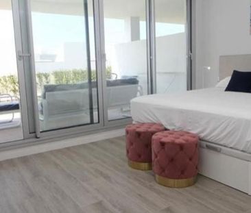 3 bedroom luxury Apartment for rent in Estepona, Andalusia - Photo 3