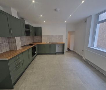 Carmarthen Road, SA5 8JH, Swansea - Photo 4