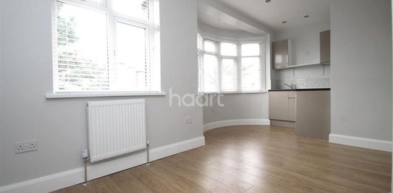 Studio to rent - Photo 2