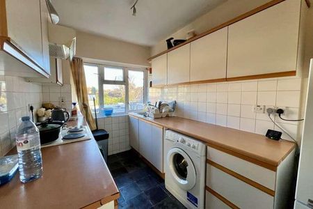 Horsell, Woking, GU21 - Photo 5