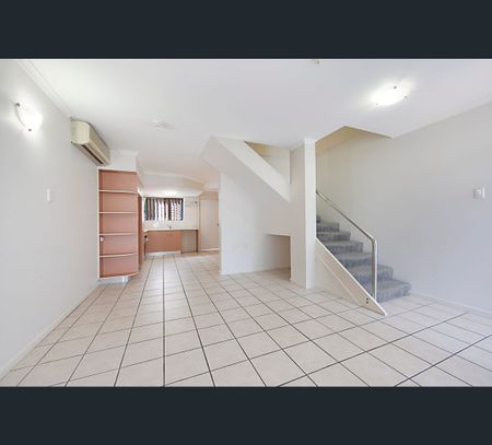2a/7 Richard Street, Aitkenvale, Qld 4814 - Photo 2