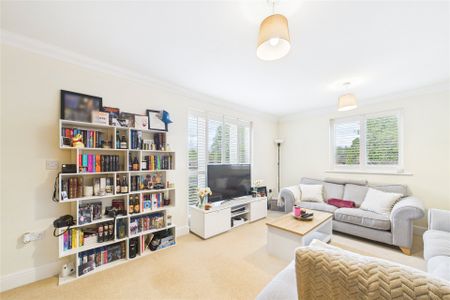 2 bedroom Flat in Cygnet House, Maidenhead - Photo 2