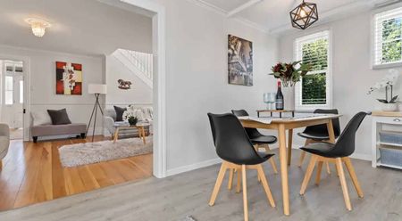 Fully renovated - 4 Bedroom Villa! - Photo 3