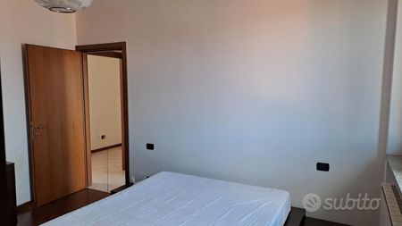 Appartamento 65mq con balcone e posto auto - Photo 2
