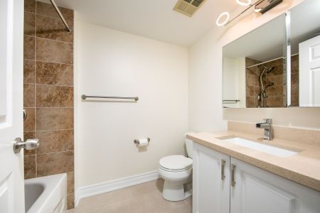 For Lease - 175 Cedar Avenue Unit# #302, Richmond Hill, Ontario - Photo 2