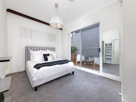 Well Presented Family Home - Photo 2