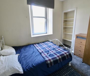 3 bedroom flat to rent - Photo 5