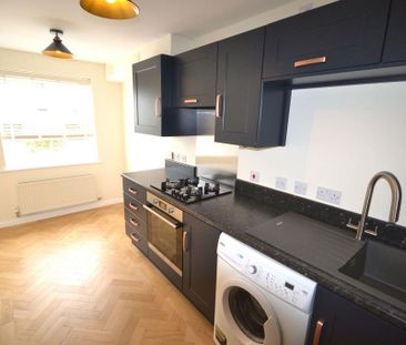 3 bedroom end of terrace house to rent - Photo 5