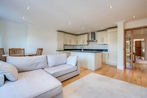 APT 8, 81 Osborne Park, Belfast, BT9 6JQ - Photo 1