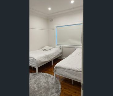 Charming 3-Bedroom Home in a Prime Location! - Photo 3