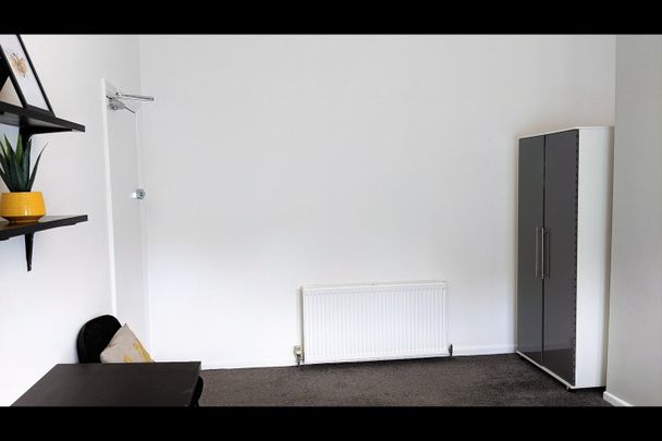 6 Bed Terraced House, Belgrave Avenue, M14 - Photo 1