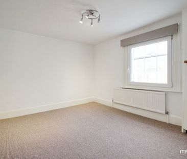 Flat 2, 19-21 Wood Street, Swindon, Swindon, SN1 - Photo 6