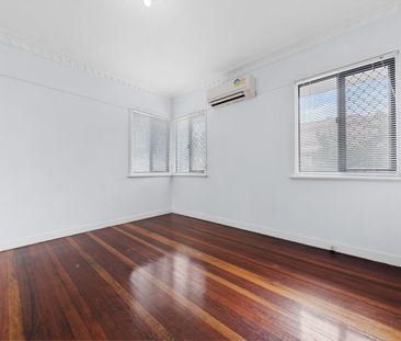 THREE BEDROOM FAMILY HOME IN INALA - Photo 5