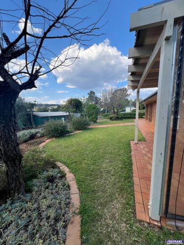 Lovely Established Home on 1,332 m² Allotment - Photo 3