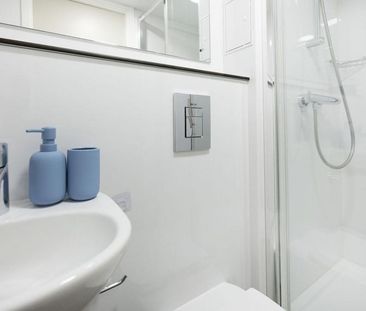 1 bedroom in a flat share to rent - Photo 6