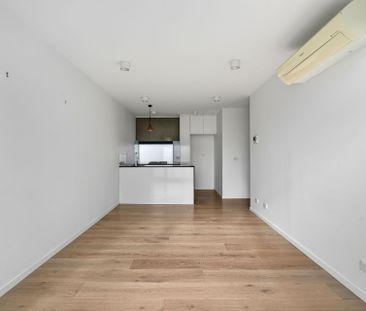 Stylish Prahran Apartment in Prime Lifestyle Location - Photo 5
