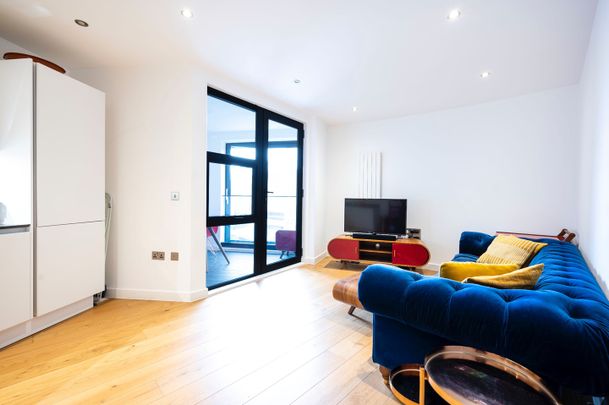 1 Bed Flat, Margerie Court, E2 - Photo 1