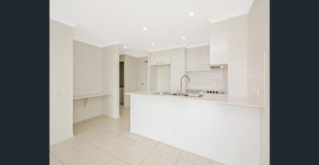 Walk to the Beach – Easy-Care Living - Photo 2