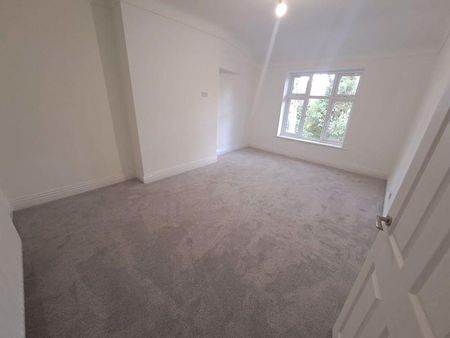 3 bedroom apartment to rent - Photo 2