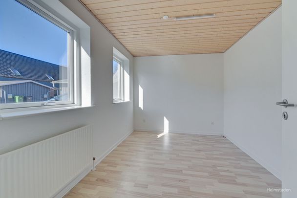 5-værelses Rækkehus på 122 m² i Skødstrup - Photo 1