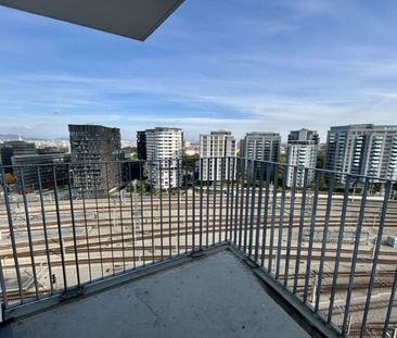 THE METROPOLITAN - Studio Apartment on the 12th floor - Photo 3