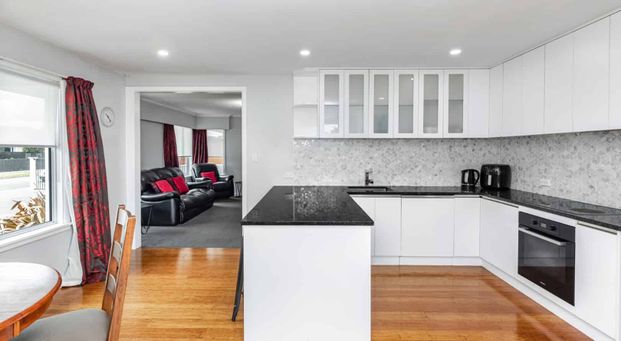 Fresh, Modern & Well-Located - Photo 1