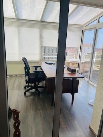 Appartement de 3.5 pièces avec une terrasse et une vue - Photo 4