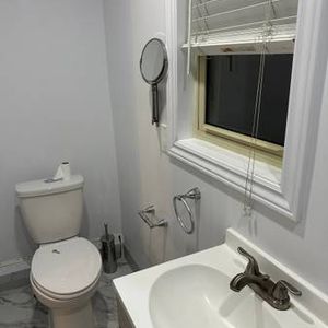 Man Only - Single Room - 1500 - Etobicoke (Ensuite Bathroom) - Photo 2