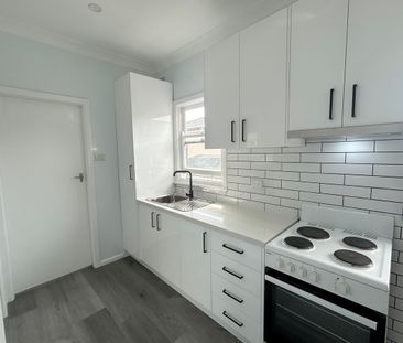 Stylish One-Bedroom Unit in Prime Coniston Location - Photo 5