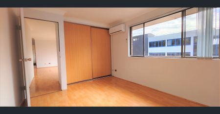 CONVENIENTLY LOCATED! - Photo 2