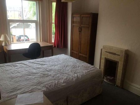 Richmond Gardens, SO17 - Photo 4