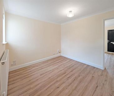 2 bedroom semi-detached house to rent - Photo 4
