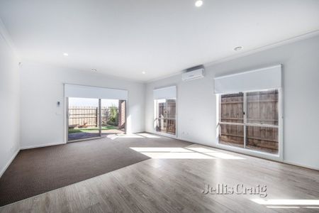 10 Canopy Way, Werribee - Photo 2