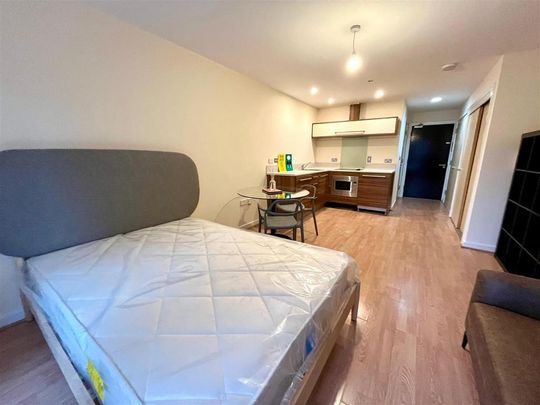 Studio to rent - Photo 1