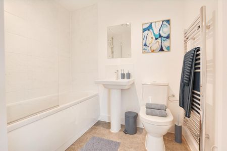 2 bedroom semi-detached house to rent - Photo 2