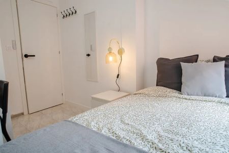 Carrer de Sant Lluís Bertran, Torrent, Valencian Community 46900 - Photo 2