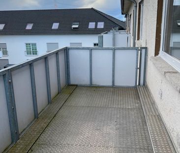 *Erzhausen - Vollständig renovierte 4 Zimmerwohnung in ruhiger Lage* - Foto 1