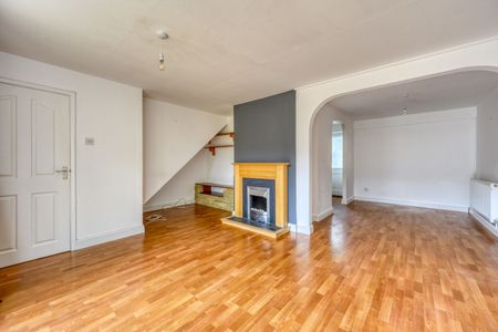 3 Bedroom - Photo 2